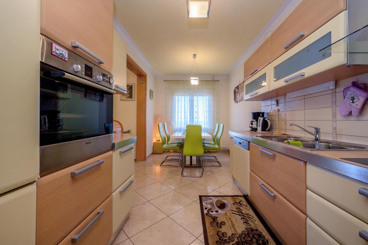 Apartments Juric โปดสตรานา ภายนอก รูปภาพ