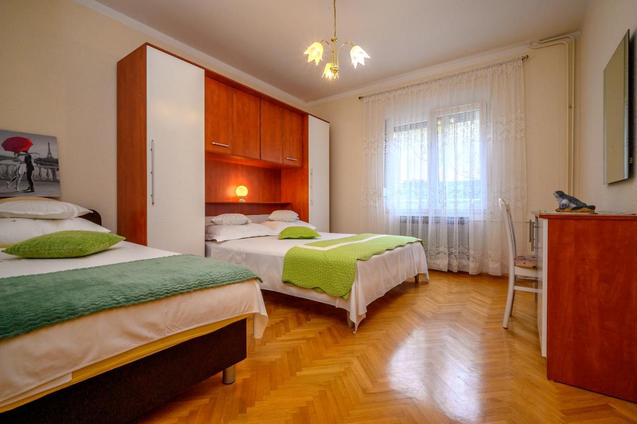 Apartments Juric โปดสตรานา ภายนอก รูปภาพ