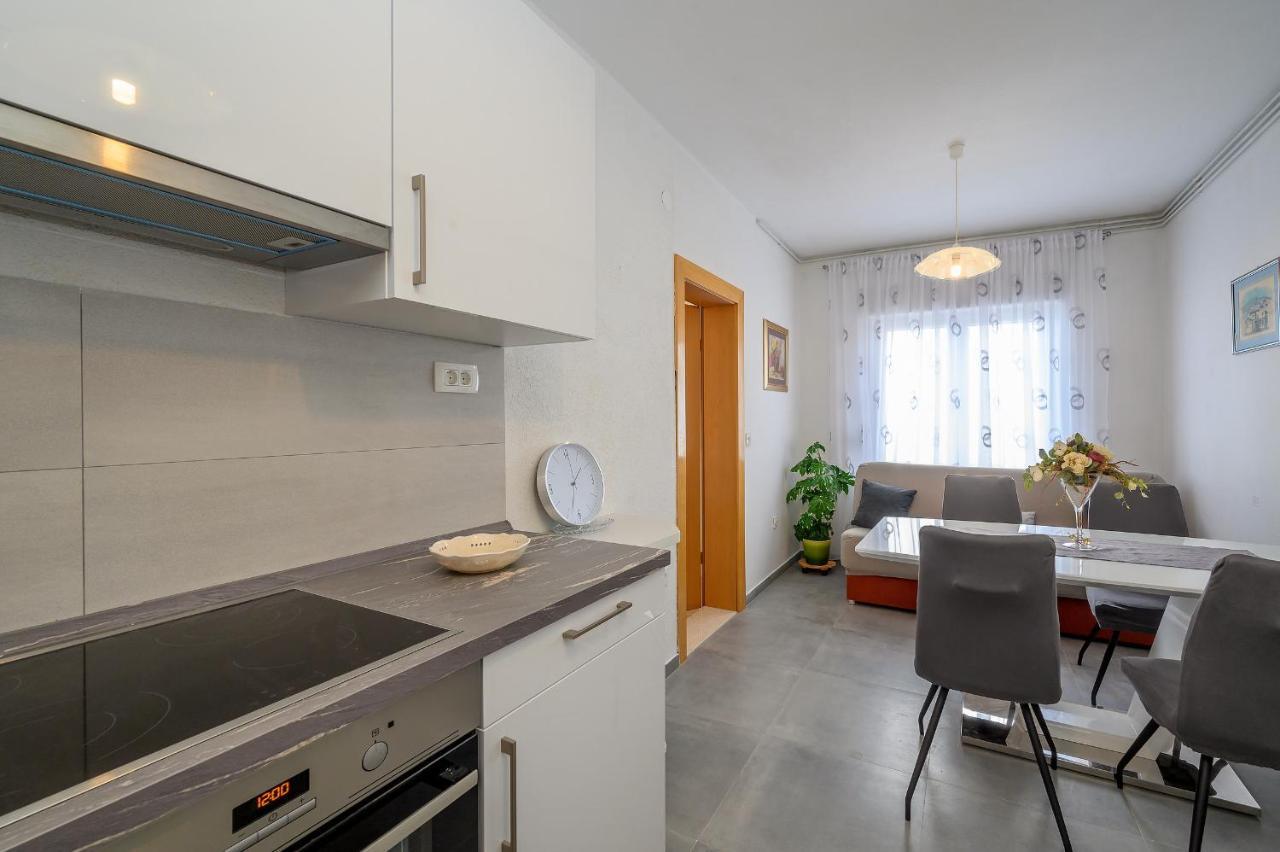 Apartments Juric โปดสตรานา ภายนอก รูปภาพ
