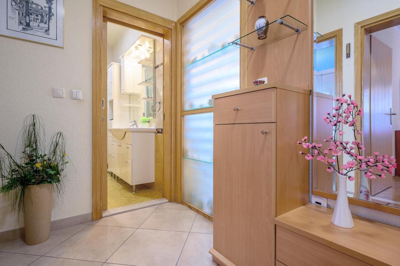 Apartments Juric โปดสตรานา ภายนอก รูปภาพ