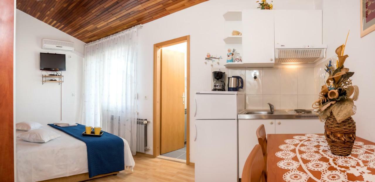 Apartments Juric โปดสตรานา ภายนอก รูปภาพ